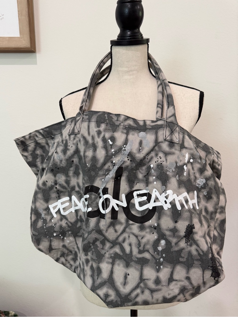 Alo Yoga Limited Edition Peace On Earth Tie Dye Iconic Shopper Tote Bag Gray XL